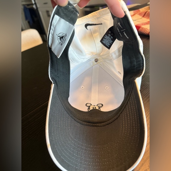 Mickey Mouse Nike Golf Hat - Picture 3 of 4